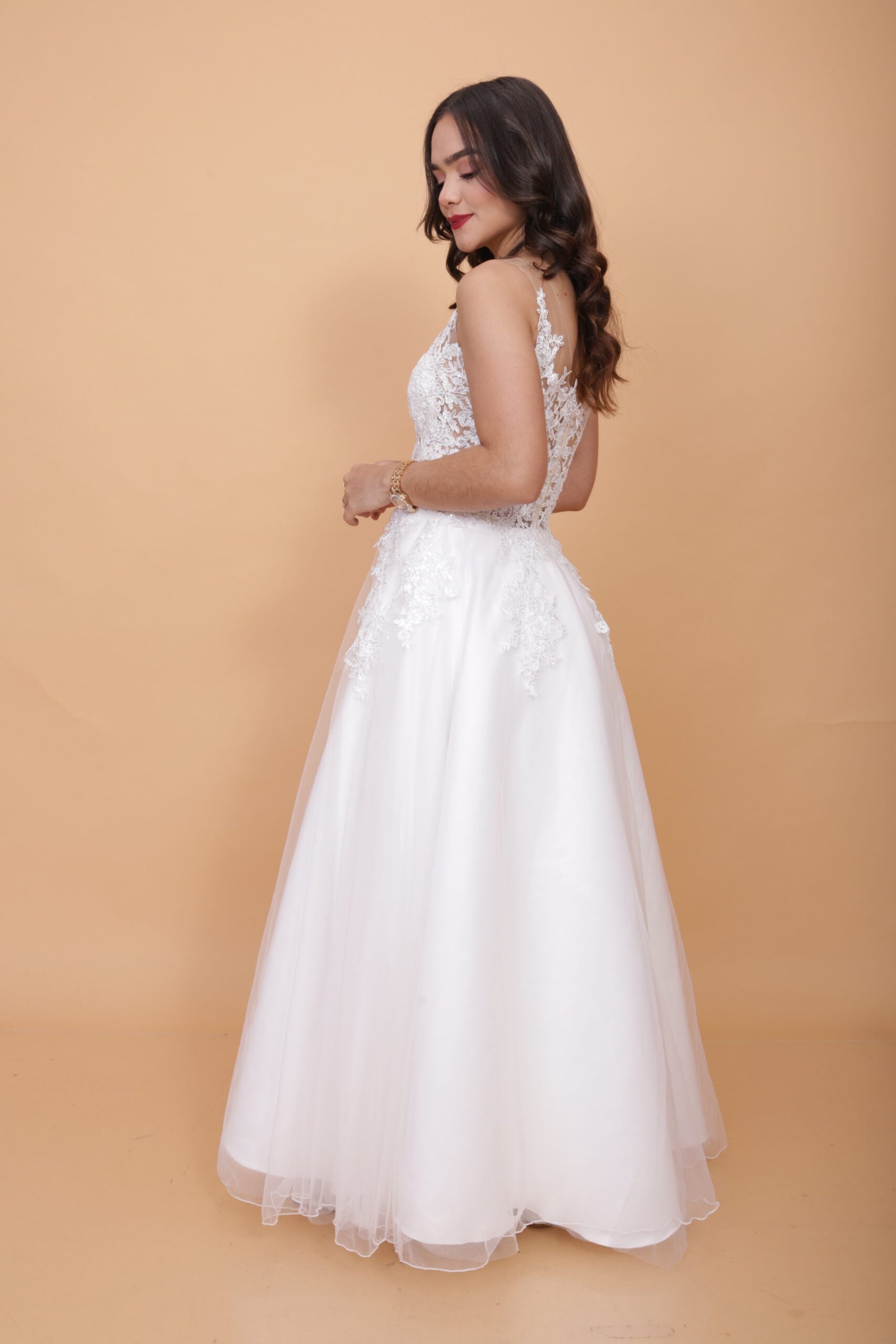 Novia religiosa Bety tul faldon decorado - Imagen 9