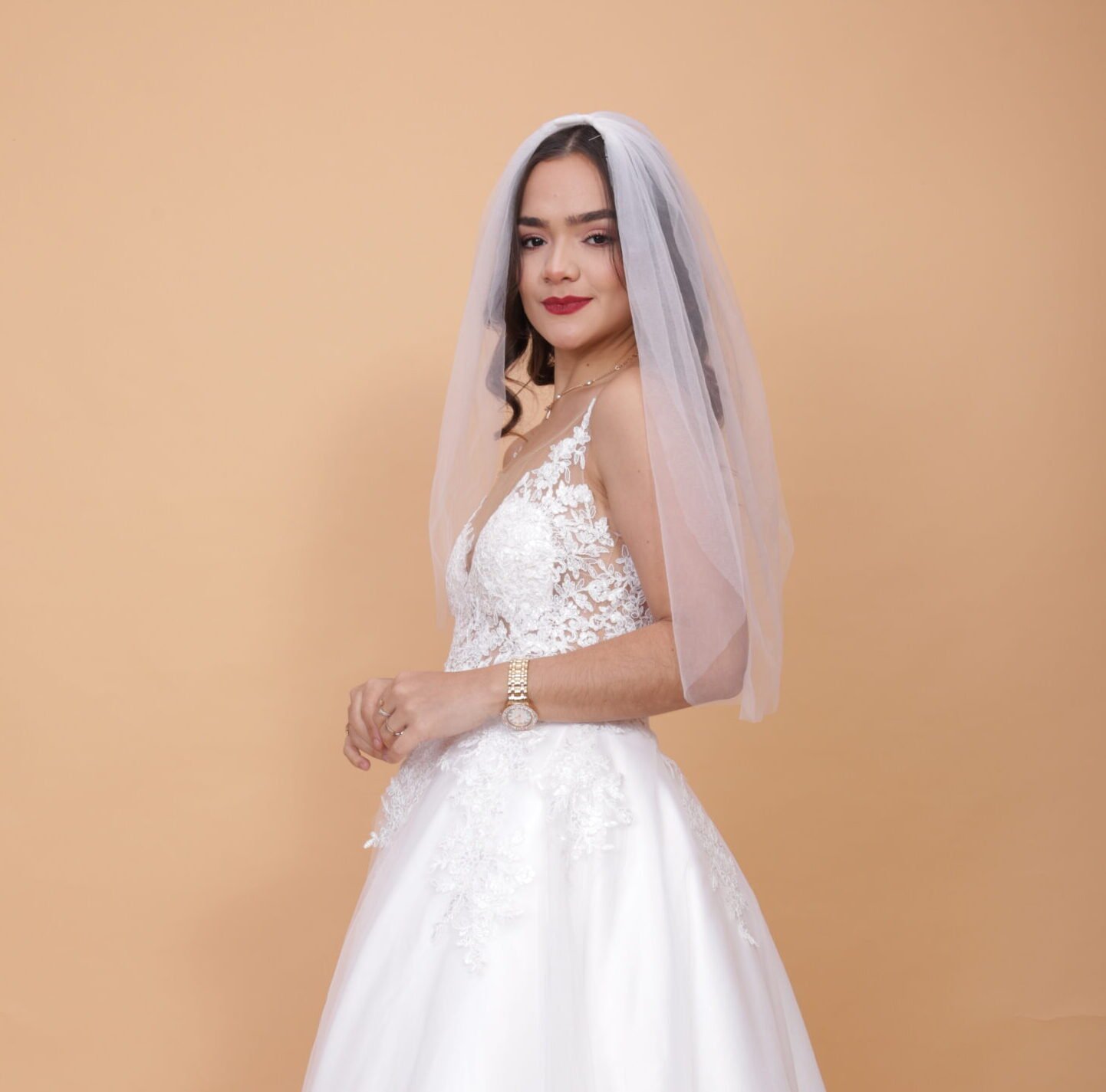 Novia religiosa Bety tul faldon decorado - Imagen 7